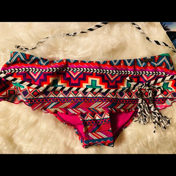 Authentic Heat Aztec Bikini - Picture 6 of 11